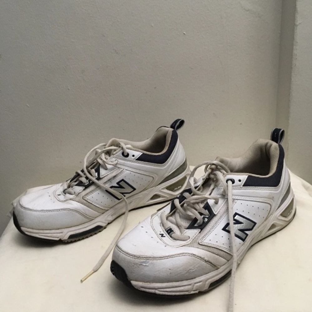 Men’s New Balance Cross Trainer Sneakers 855  Size 10 D Motion Control White